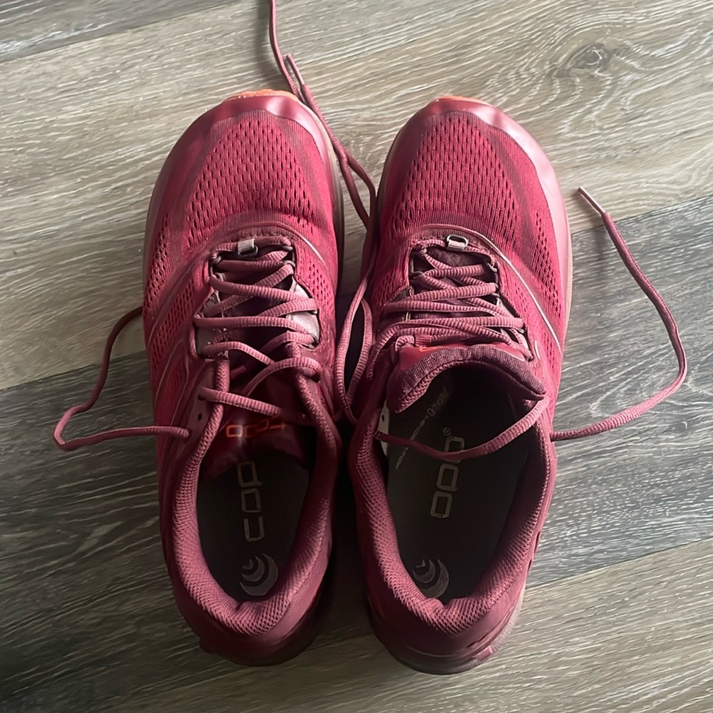 Topo Althetic Ultraventure 2 trail runners - great condition